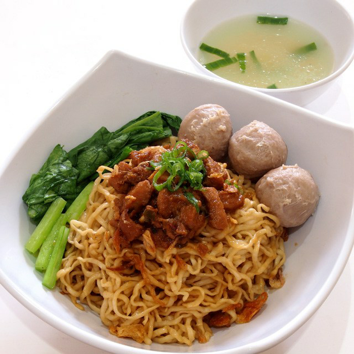 Mie Ayam & Bakso Kuah 5000an: Rasa Hangat yang Menghangatkan Jiwa di Cilacap
